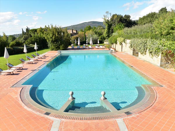 The swimming pool of Borgo il Melone